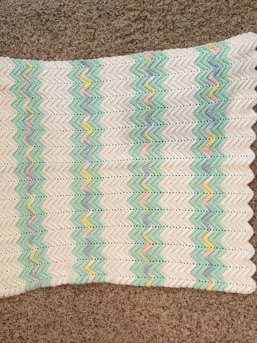 Vintage Handmade Crochet Pastel Chevron Ripple Baby Blanket Afghan 30
